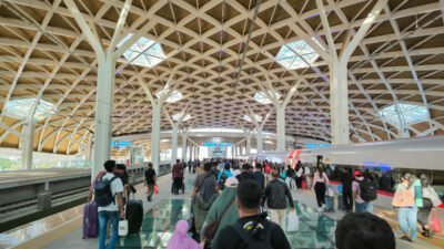 Jelang Long Weekend, Sekitar 70 Ribu Tiket Kereta Cepat Whoosh Ludes Terjual