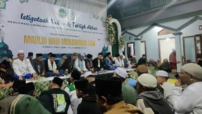 Pilkada KBB: Hadiri Istighosah, Calon Wakil Bupati Unjang Asari Disambut Ribuan Jemaah