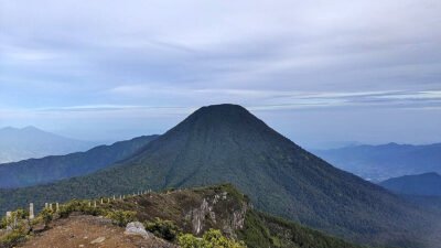 Gunung Jawa Barat