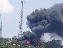 Gudang Penyimpanan Barang Rongsok di Padalarang KBB Terbakar, Kerugian Jutaan Rupiah