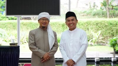 Silaturahmi ke Pendiri Ponpes Daarut Tauhiid, Pasangan DILAN Didoakan Aa Gym