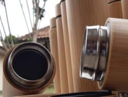 Disabilitas Warga KBB Buat Casing Tumbler Bambu yang Banyak Dipesan dari Luar Daerah