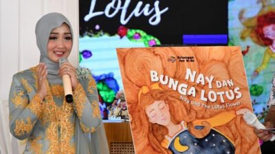 Buku Nay dan Bunga Lotus