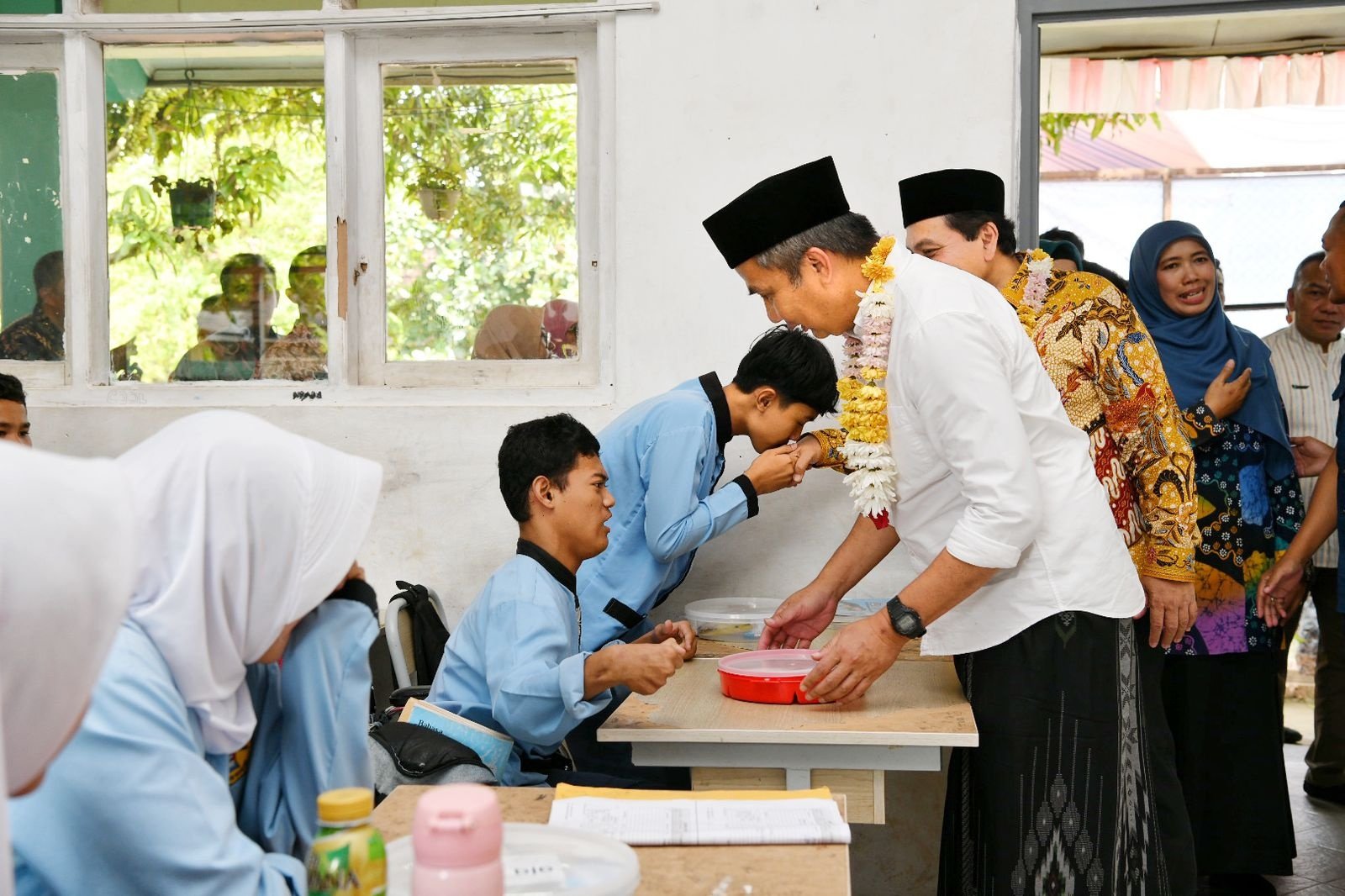uji coba makan gratis