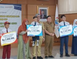 Tingkatkan Mutu Pendidikan, Pemkot Cimahi Berikan Bantuan SPP dan Fasilitas Sekolah