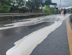 Sejumlah Pemotor Jatuh dan Terluka Akibat Genangan Cairan Kimia di Jalan Raya Padalarang – Purwakarta