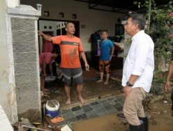 Bey Machmudin Tinjau Lokasi Terdampak Banjir Bandang di Cirebon