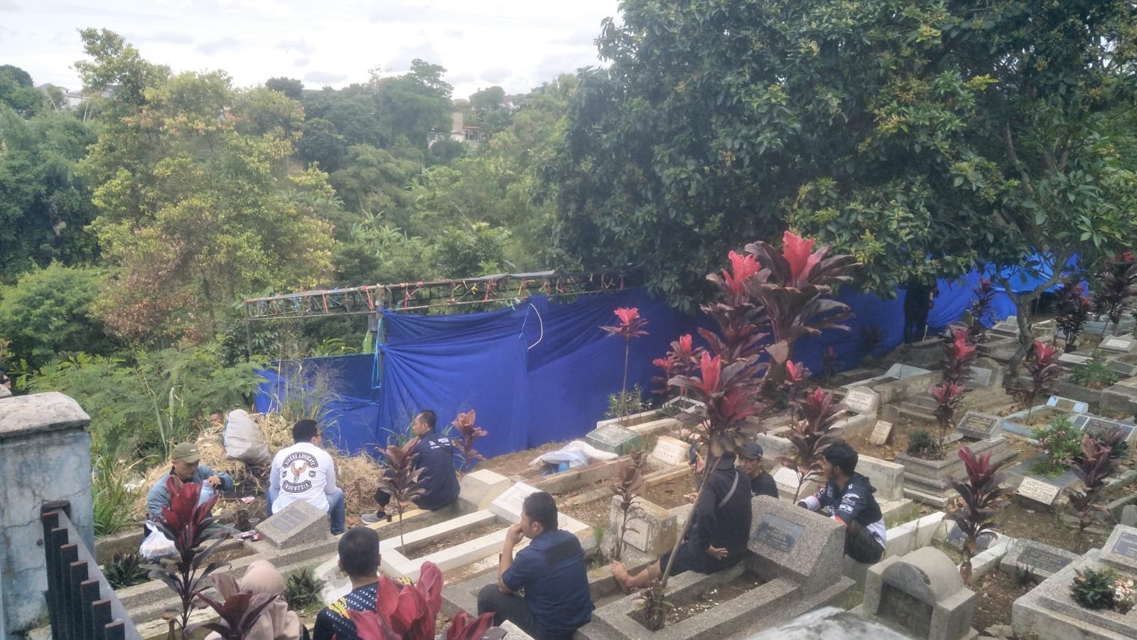 Makam Saprial Dibongkar Cimahi