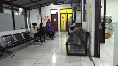 Gara-gara Bau Sampah TPS Ilegal Milik PT Tras, Ruangan Rawat Jalan di RSUD Lembang Dipindahkan