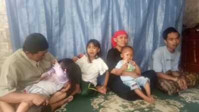 Miris, Keluarga dengan 8 Anak di Cikalongwetan KBB Tinggal di Rumah tidak Layak Huni