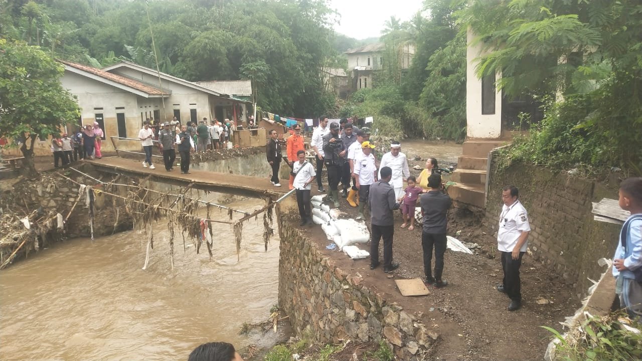 banjir cipatat kbb