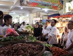 Pantau Harga Sembako, Bupati Jeje Turun Langsung Temui Pedagang di Pasar Tagog KBB