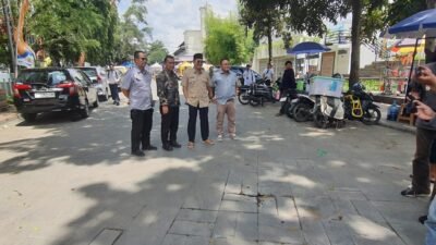 Kerusakan Jalan Batu Andesit Alun-alun Cimahi Diperbaiki, Target Selesai Sebelum Lebaran