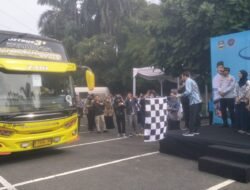 Bupati KBB Lepas Ratusan Warga Peserta Mudik Gratis, Minta Tahun Depan Dibuka Rute Lintas Selatan