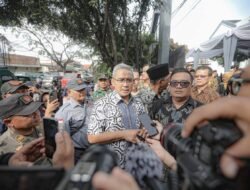 Wali Kota Bandung Kaji Wacana Larangan Siswa SD dan SMP Bawa HP ke Sekolah