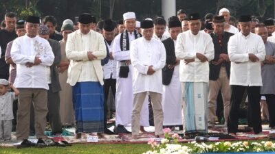 Salat Idulfitri Dedi Mulyadi