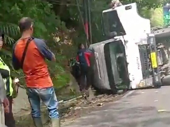 tewas tertimpa truk lembang