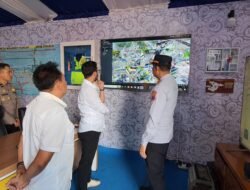 Pantau Lalu Lintas di Pos Padalarang KBB, Bupati Jeje Ritchie Sebut Arus Balik Lancar