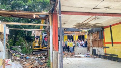 Bangunan Bersejarah Cihanjuang Dibongkar