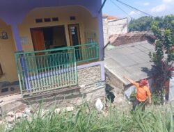 Pergerakan Tanah Rusak 10 Rumah di Cibabat Cimahi, Belasan Orang Diungsikan