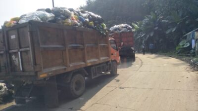 Ritase Sampah TPA Sarimukti Cimahi