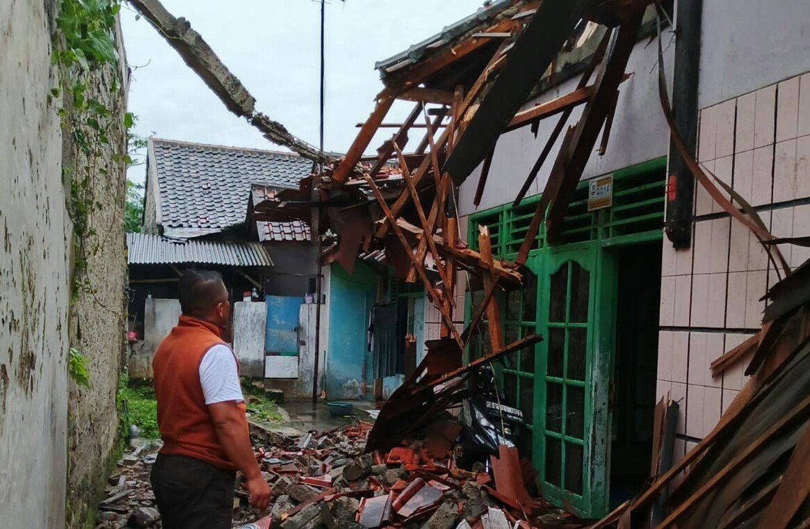 Warga KBB Tersambar Petir