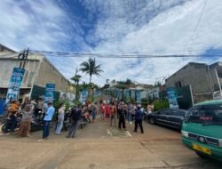 Kesal Rumahnya Kebanjiran, Warga Tutup Akses Jalan ke Lokasi Pembangunan Perumahan di Gunung Kacapi KBB