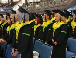 Lulusan Unjani Cimahi Siap Hadapi Tantangan di Tengah Dinamika Ekonomi Nasional