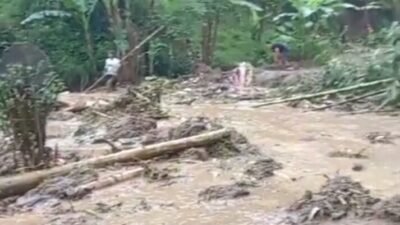 Terseret Longsor dan Banjir Bandang Seorang Petani di Lembang Dinyatakan Hilang