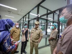 Wakil Wali Kota Bandung Erwin Jenguk Bobotoh Persib yang Kritis di RSHS Akibat Jatuh dari Jembatan Pasupati