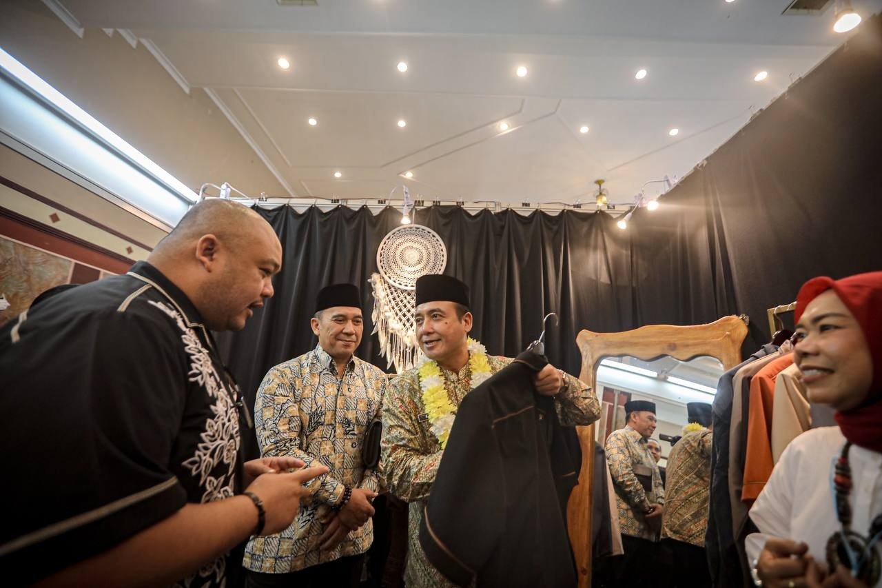 Festival Swarna Wastra Nusantara