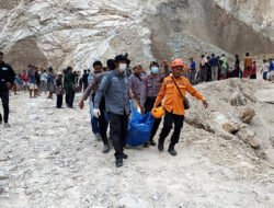 Pemprov Jabar dan Pemkab Cirebon Gercep Evakuasi Korban Longsor Gunung Kuda