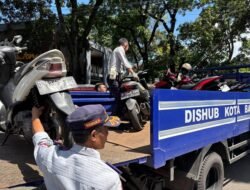 Dishub Kota Bandung Tertibkan Parkir Liar di Sepanjang Jalan Dipati Ukur hingga Simpang Dago