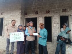 Rumah Keluarga dengan 8 Anak yang Nyaris Roboh di Cikalongwetan KBB Akhirnya Diperbaiki Secara Swadaya