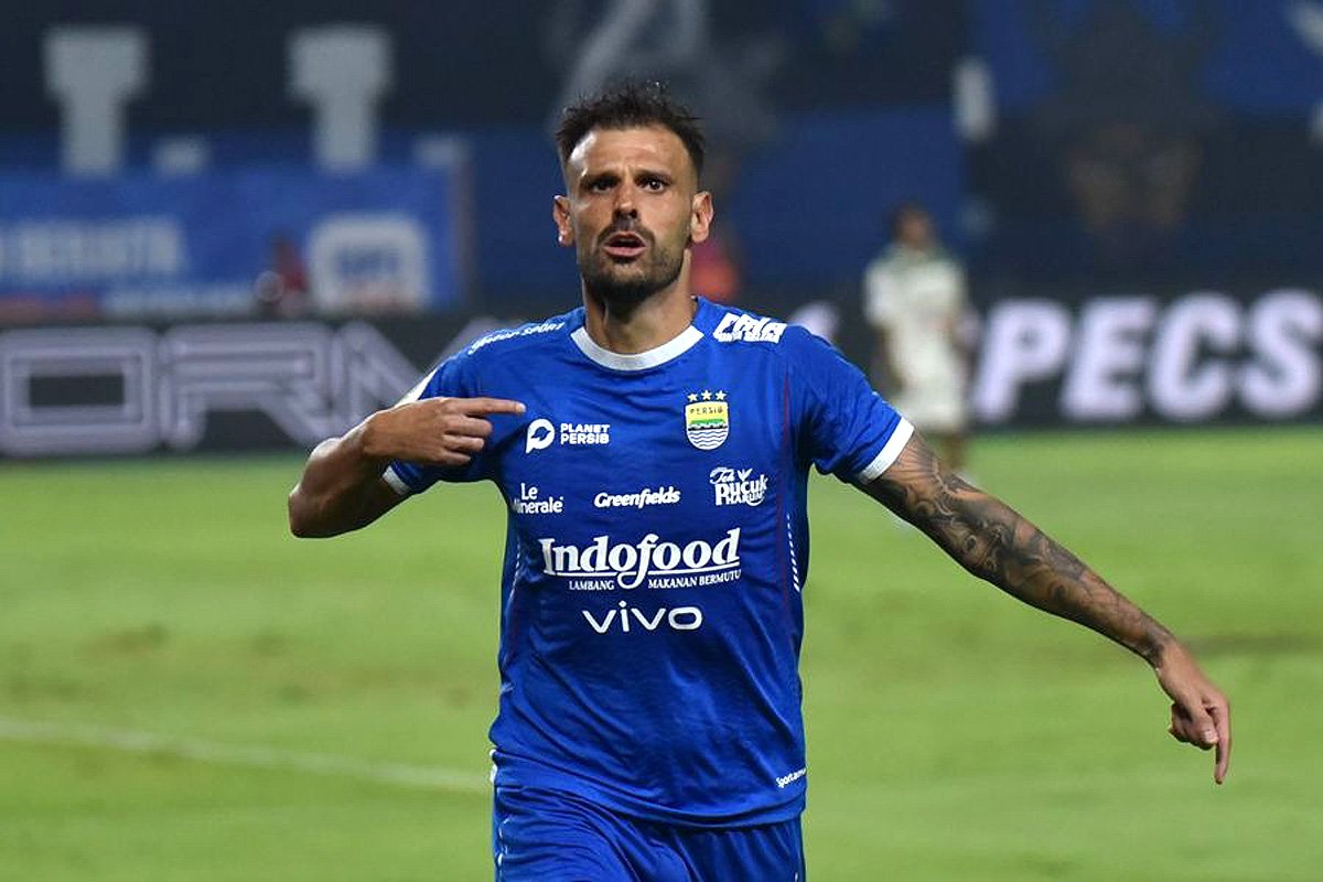 Persib Tyronne del Pino