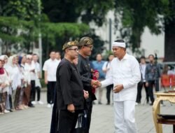 Gubernur Jabar Serahkan SK Pengangkatan dan Mutasi Kepala Sekolah