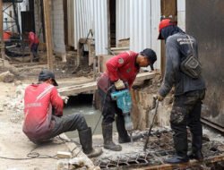 Kembalikan Fungsi Saluran Air dan Cegah Banjir, Pemkot Bekasi Gencarkan Pembongkaran Bangunan Liar