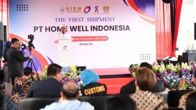 KDM Lepas Ekspor Perdana Sepatu On Cloud Running dari Majalengka