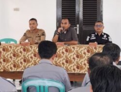 Kolaborasi dengan Polsek Cililin, Satpol PP KBB Gembleng Satlinmas Sebagai Garda Terdepan Jaga Desa dari Gangguan dan Bencana