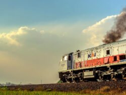 Gubernur KDM dan Dirut KAI Bahas Modernisasi Jalur Kereta Jakarta-Bandung, Target Waktu Tempuh 1,5 Jam