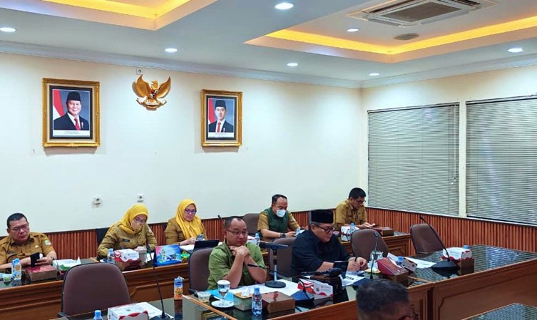 rapat dprd kota bekasi