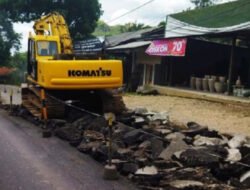 PUPR Bandung Barat Intensifkan Perbaikan Jalan, wujudkan Jalan Mulus 2030