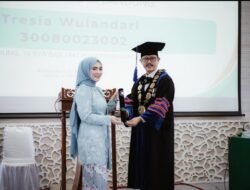 Doktor Baru Unisba, Tresia Wulandari Bedah Strategi Media Politik Pilpres Dalam Sidang Promosi
