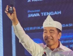 Buka Suara di Bandung, Jokowi Pamer KTA PSI yang Dimiliki Sejak 2025